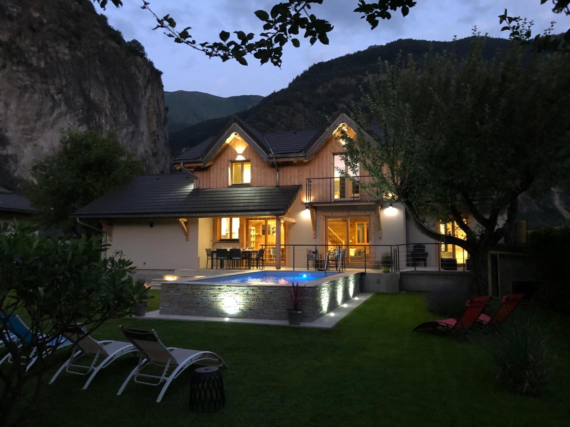 Chalet Barbara With Swimming Pool In The Heart Of Oisans Le Bourg-dʼOisans Esterno foto